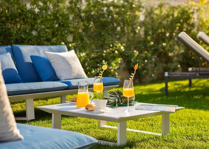 Enjoyer - Seafront With Private Heated Pool And Terrace * Split
