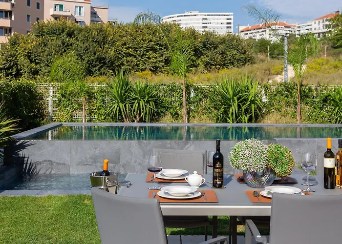Villa Enjoyer - Seafront With Private Heated Pool And Terrace Split