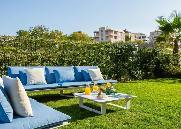 Enjoyer - Seafront With Private Heated Pool And Terrace Split