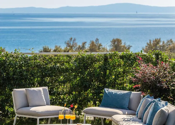Enjoyer - Seafront With Private Heated Pool And Terrace Villa Split