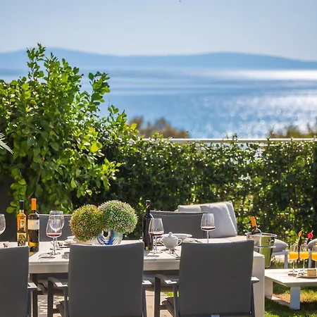 ヴィラ Enjoyer - Seafront With Private Heated Pool And Terrace スプリト