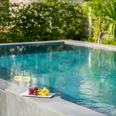 Villa Enjoyer - Seafront With Private Heated Pool And Terrace *
