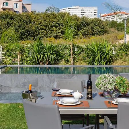 Villa Enjoyer - Seafront With Private Heated Pool And Terrace Split