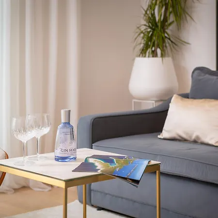 Villa Enjoyer - Seafront With Private Heated Pool And Terrace Split