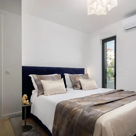 Enjoyer - Seafront With Private Heated Pool And Terrace Split