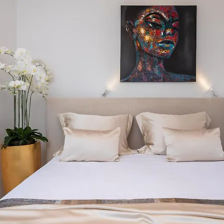 Enjoyer - Seafront With Private Heated Pool And Terrace