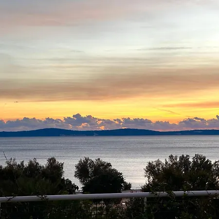 Enjoyer - Seafront With Private Heated Pool And Terrace Split