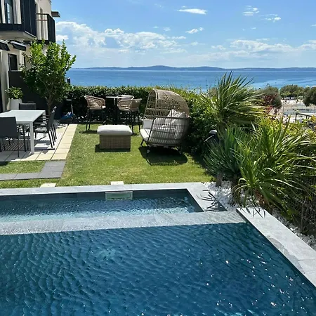 Vila Enjoyer - Seafront With Private Heated Pool And Terrace