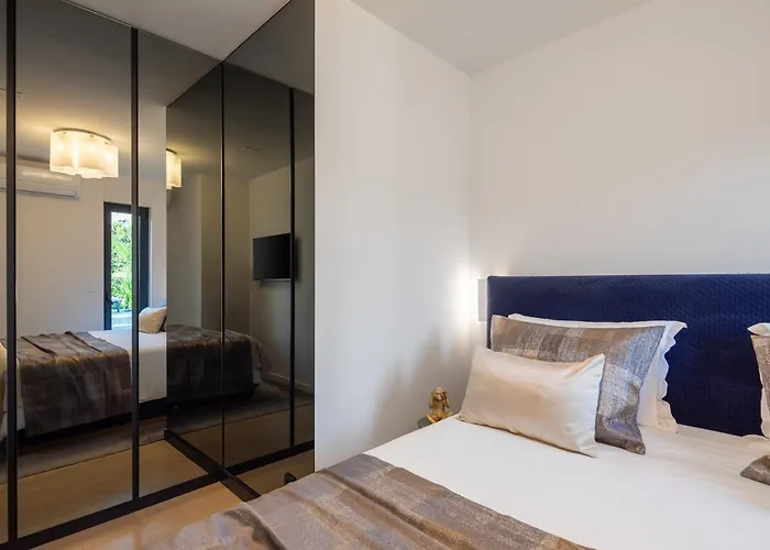 Enjoyer - Seafront With Private Heated Pool And Terrace Villa *