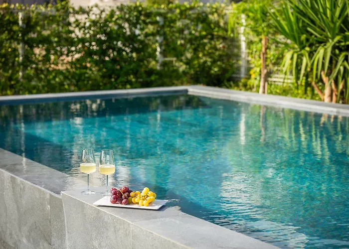 Villa Enjoyer - Seafront With Private Heated Pool And Terrace *