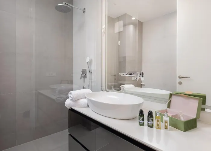 Enjoyer - Seafront With Private Heated Pool And Terrace *