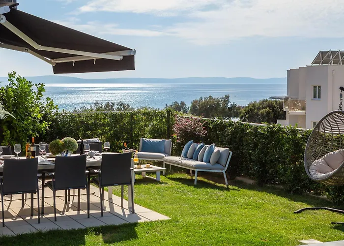 Villa Enjoyer - Seafront With Private Heated Pool And Terrace