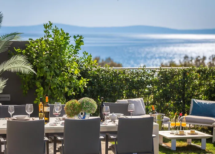 فيلة Enjoyer - Seafront With Private Heated Pool And Terrace سبليت