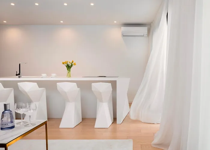 Enjoyer - Seafront With Private Heated Pool And Terrace سبليت
